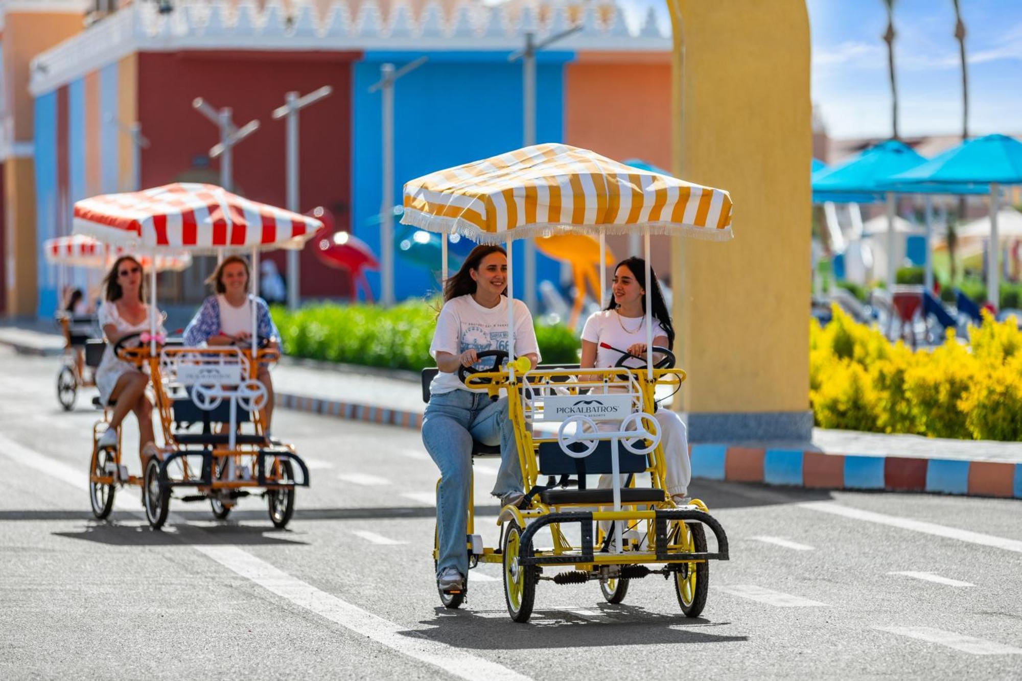 Neverland City Hurghada - Pickalbatros Bagian luar foto