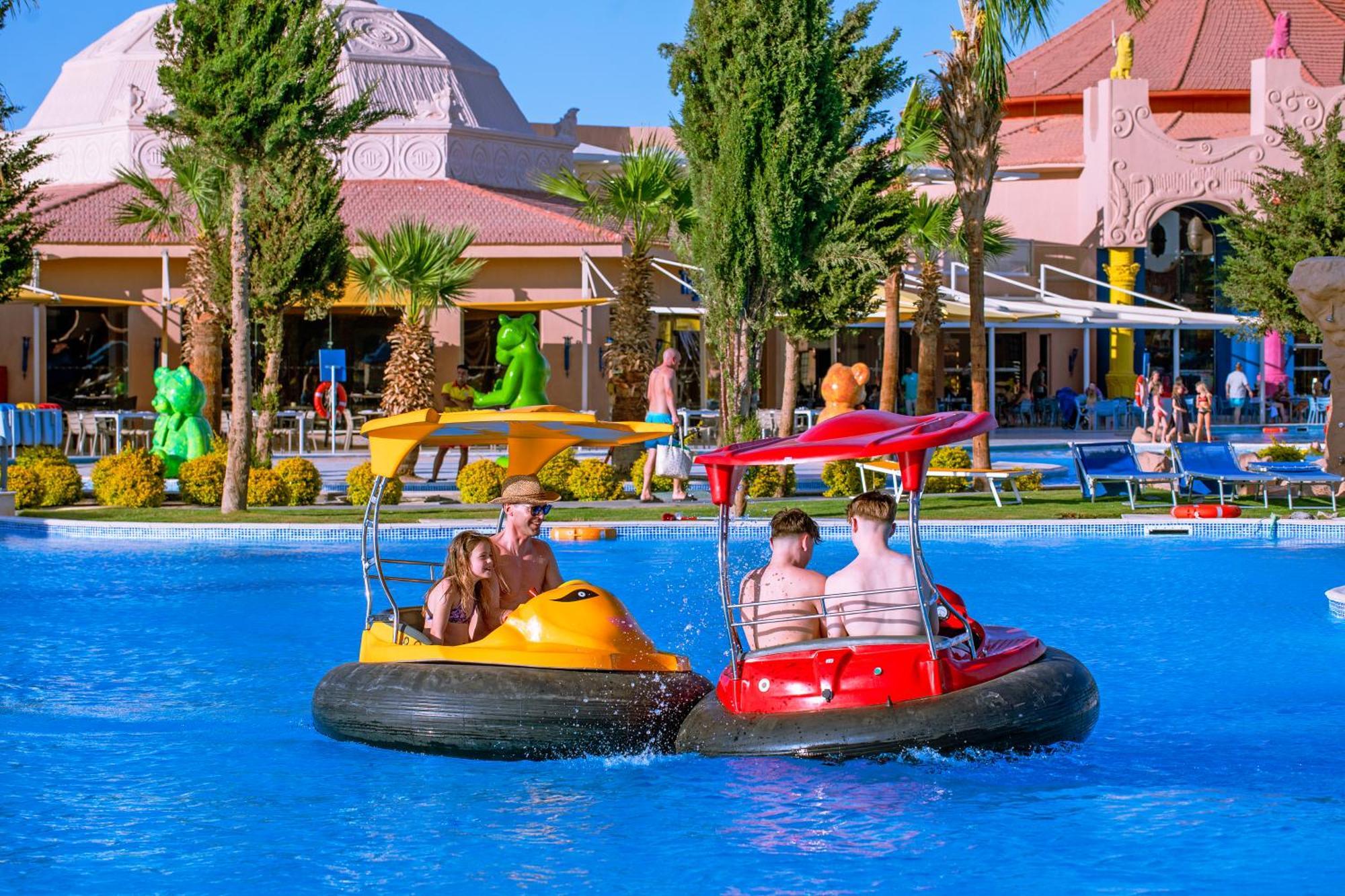 Neverland City Hurghada - Pickalbatros Bagian luar foto